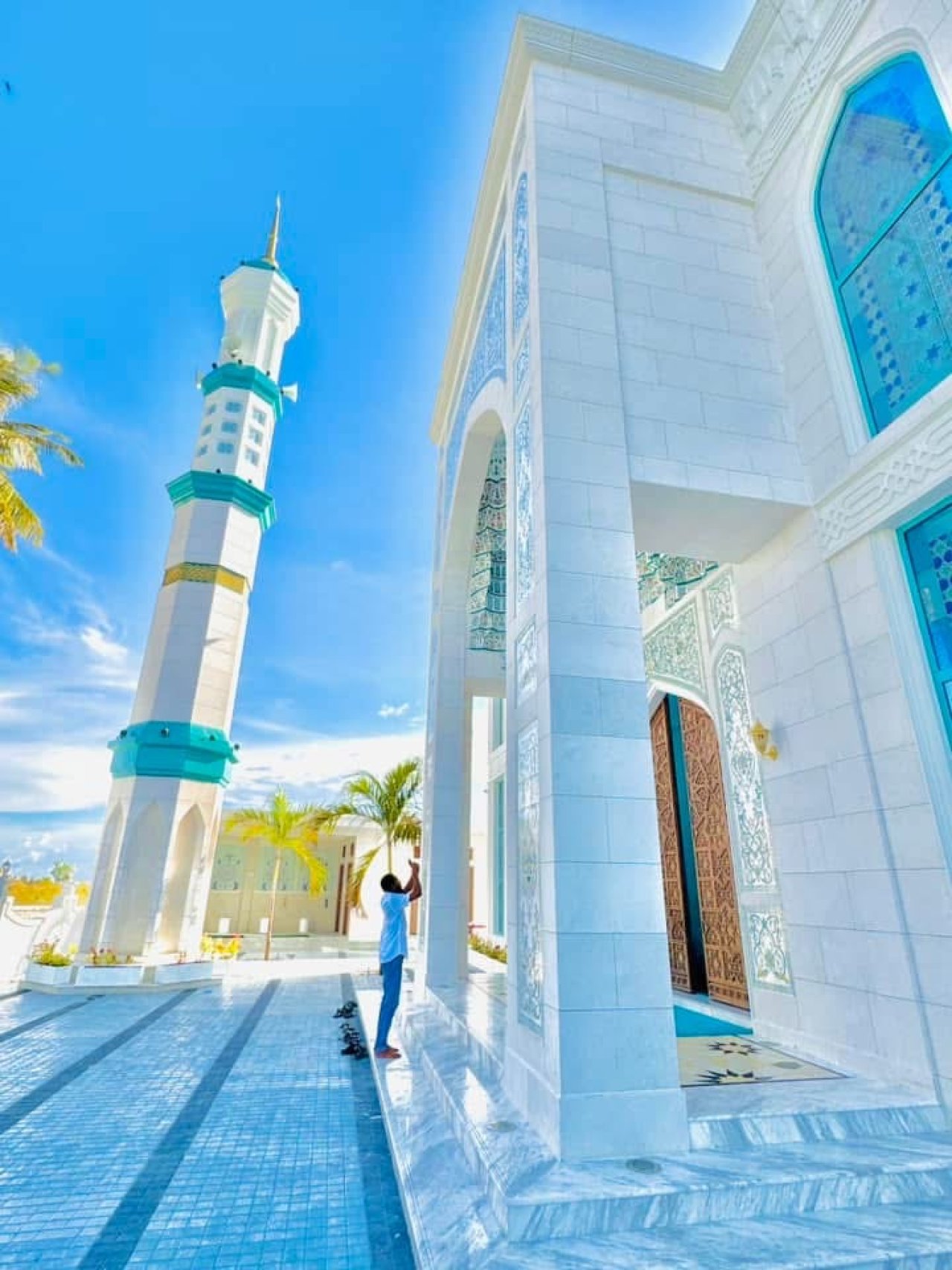 އޭދަފުށީގައި އަލަށް އިމާރާތްކުރި ހިތްގައިމު ރީތި މިސްކިތެއް