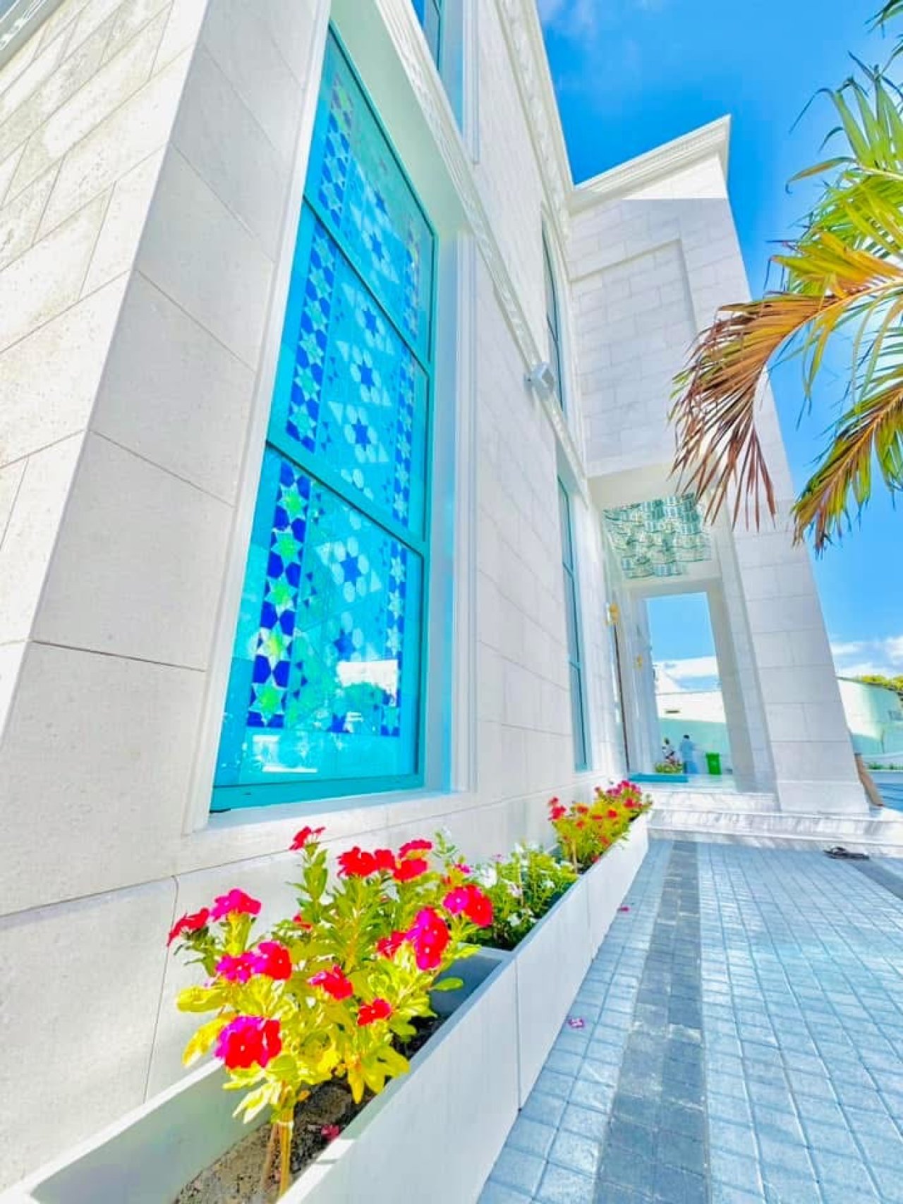 އޭދަފުށީގައި އަލަށް އިމާރާތްކުރި ހިތްގައިމު ރީތި މިސްކިތެއް