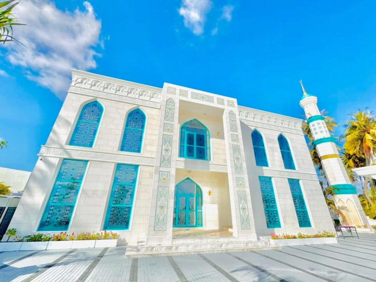 އޭދަފުށީގައި އަލަށް އިމާރާތްކުރި ހިތްގައިމު ރީތި މިސްކިތެއް