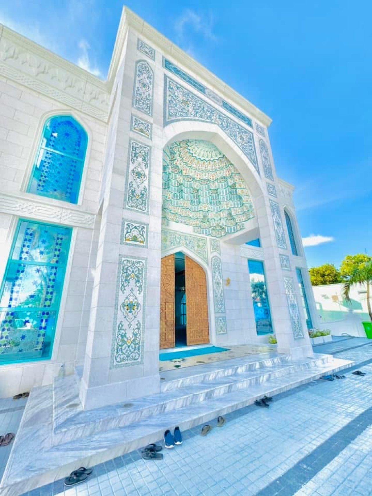 އޭދަފުށީގައި އަލަށް އިމާރާތްކުރި ހިތްގައިމު ރީތި މިސްކިތެއް