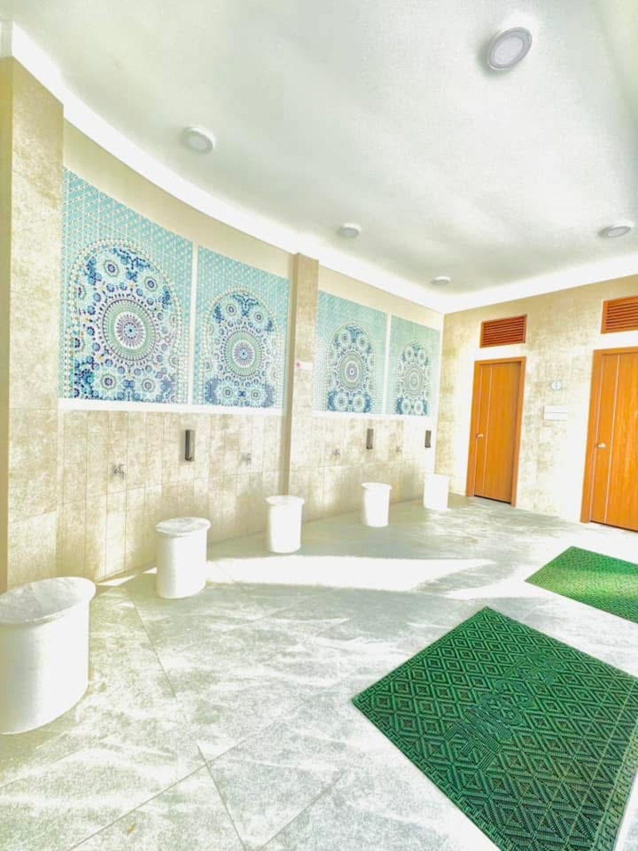 އޭދަފުށީގައި އަލަށް އިމާރާތްކުރި ހިތްގައިމު ރީތި މިސްކިތެއް