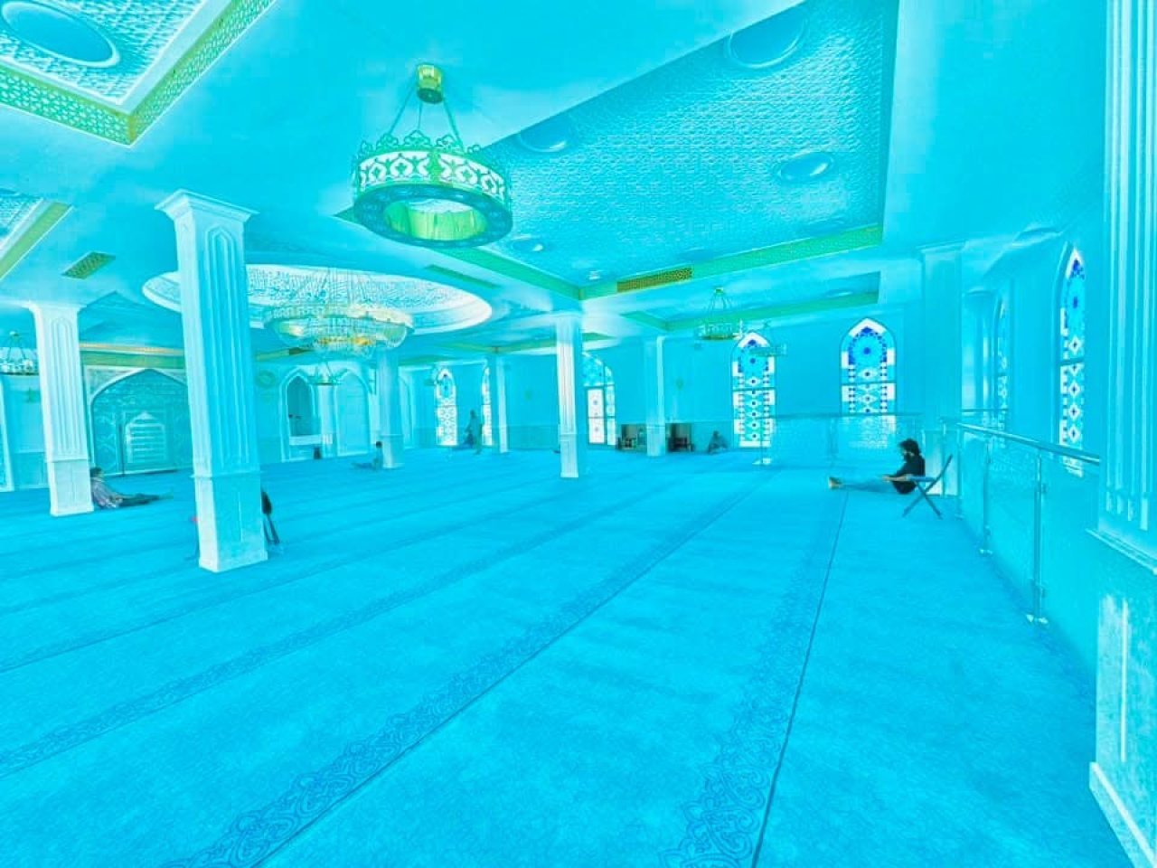 އޭދަފުށީގައި އަލަށް އިމާރާތްކުރި ހިތްގައިމު ރީތި މިސްކިތެއް