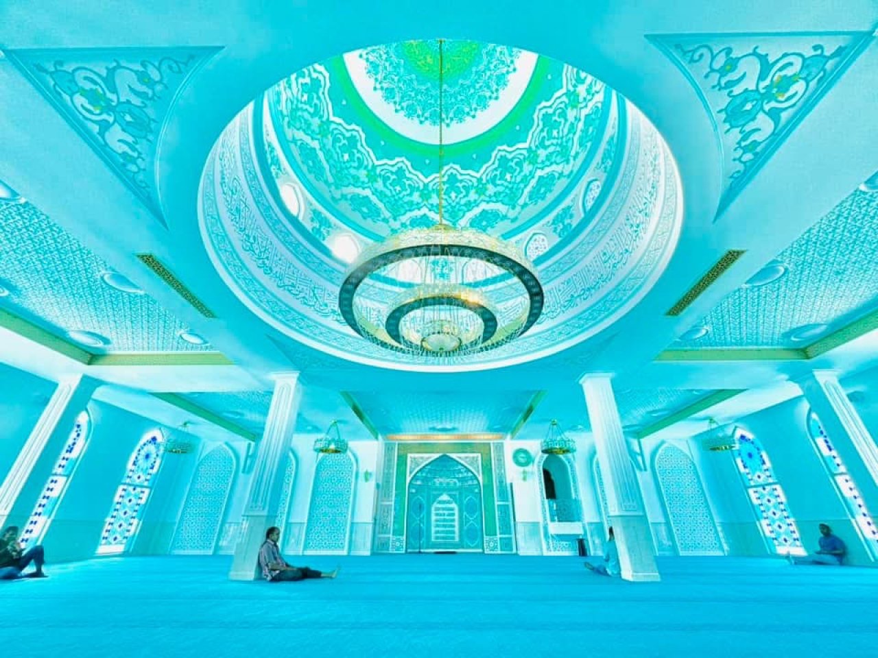 އޭދަފުށީގައި އަލަށް އިމާރާތްކުރި ހިތްގައިމު ރީތި މިސްކިތެއް