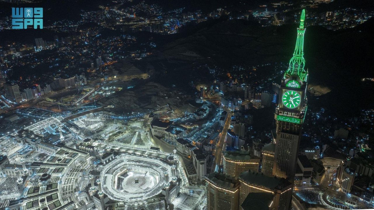 ފަހު ދިހައިގެ އަޅުކަމަށް އެތައް މިލިއަން މީހުން މައްކާގެ ހަރަމްފުޅަށް ޖަމާވެފައި