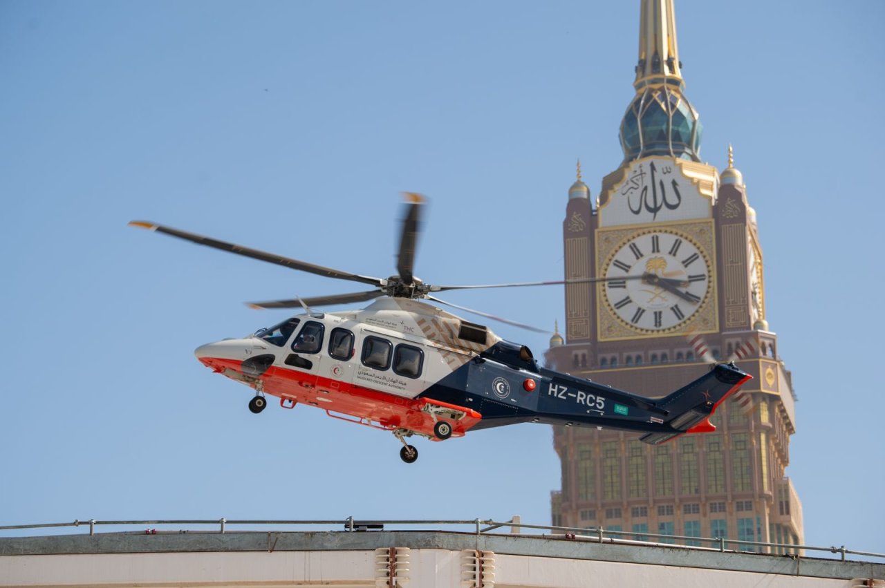 ފަހު ދިހައިގެ އަޅުކަމަށް އެތައް މިލިއަން މީހުން މައްކާގެ ހަރަމްފުޅަށް ޖަމާވެފައި