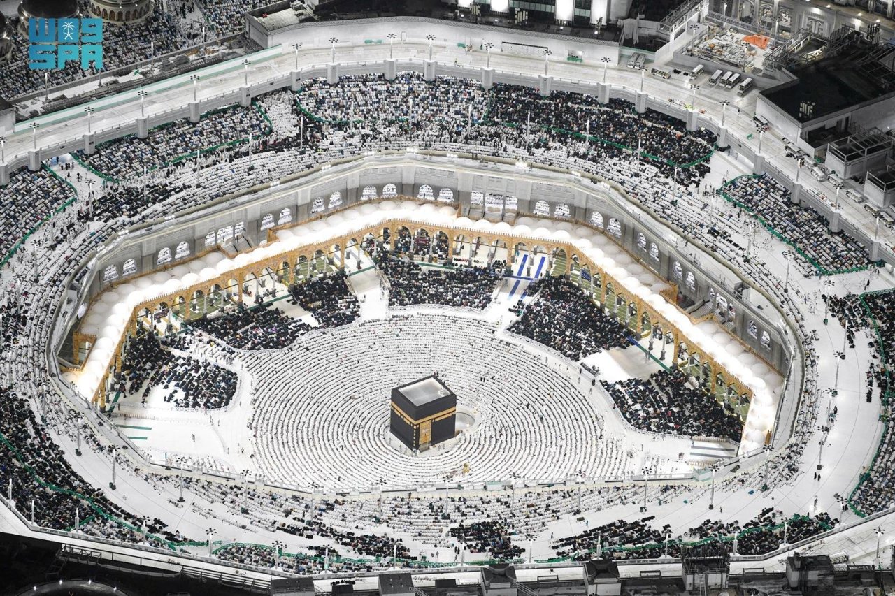 ފަހު ދިހައިގެ އަޅުކަމަށް އެތައް މިލިއަން މީހުން މައްކާގެ ހަރަމްފުޅަށް ޖަމާވެފައި