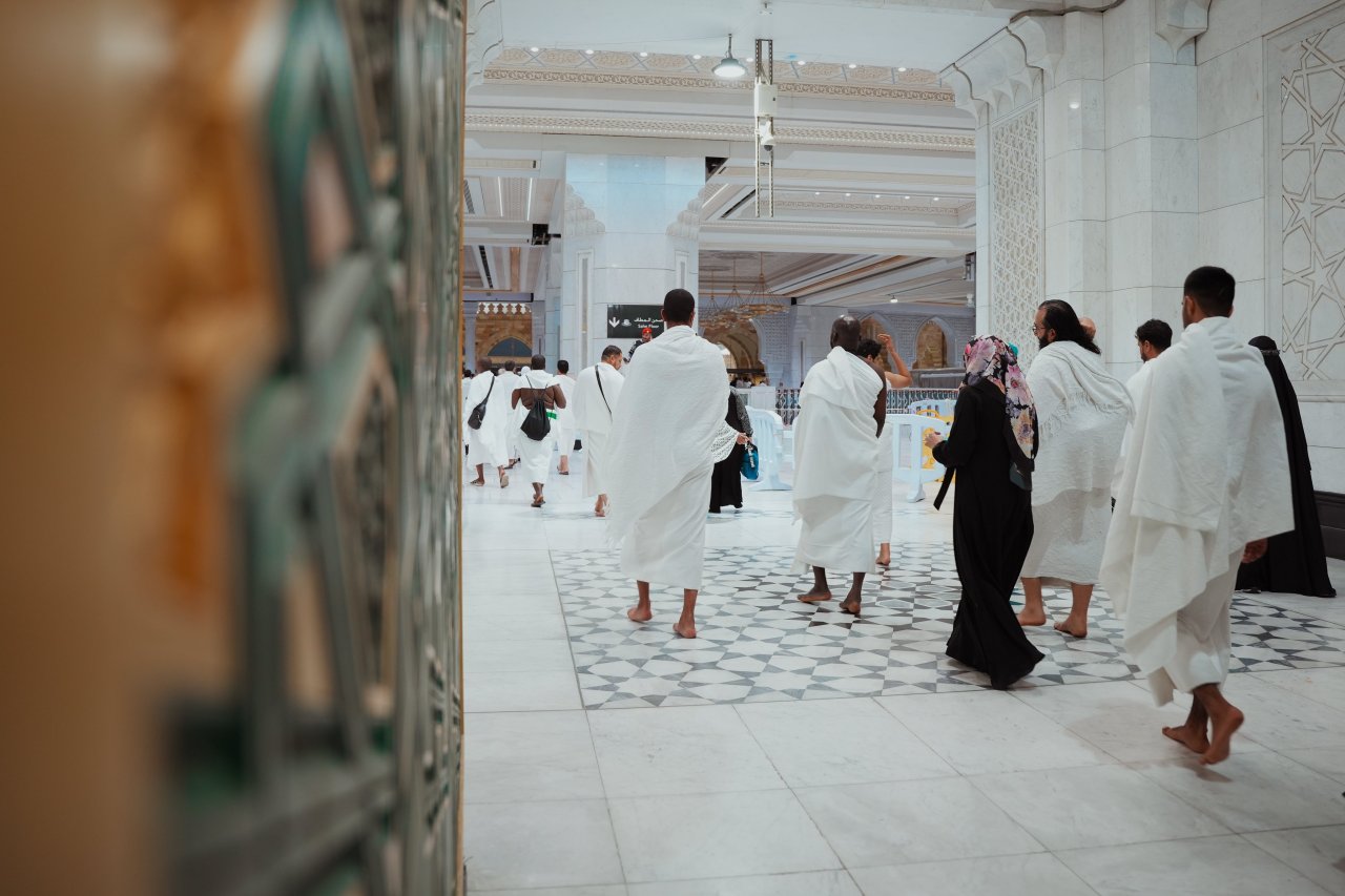 27 ވިލޭރޭގައި އަޅުކަން އަދާކުރަން އެތައް މިލިއަން މީހުން މައްކާއަށް