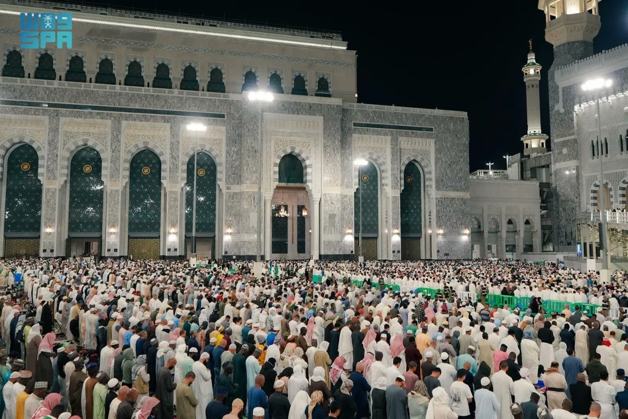 27 ވިލޭރޭގައި އަޅުކަން އަދާކުރަން އެތައް މިލިއަން މީހުން މައްކާއަށް