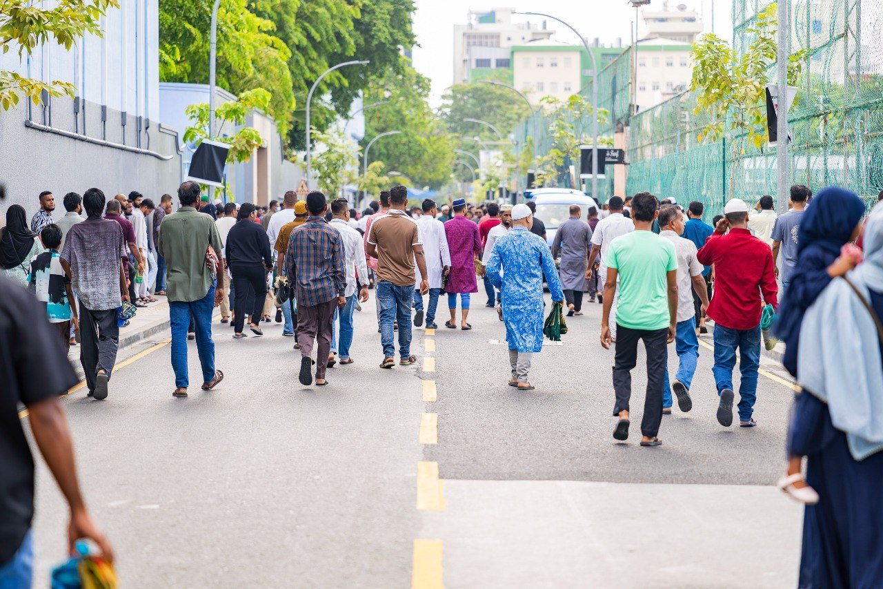 މާލޭގައި ކުރި ފިތުރު އީދު ނަމާދުގެ ބޮޑު ޖަމާއަތް