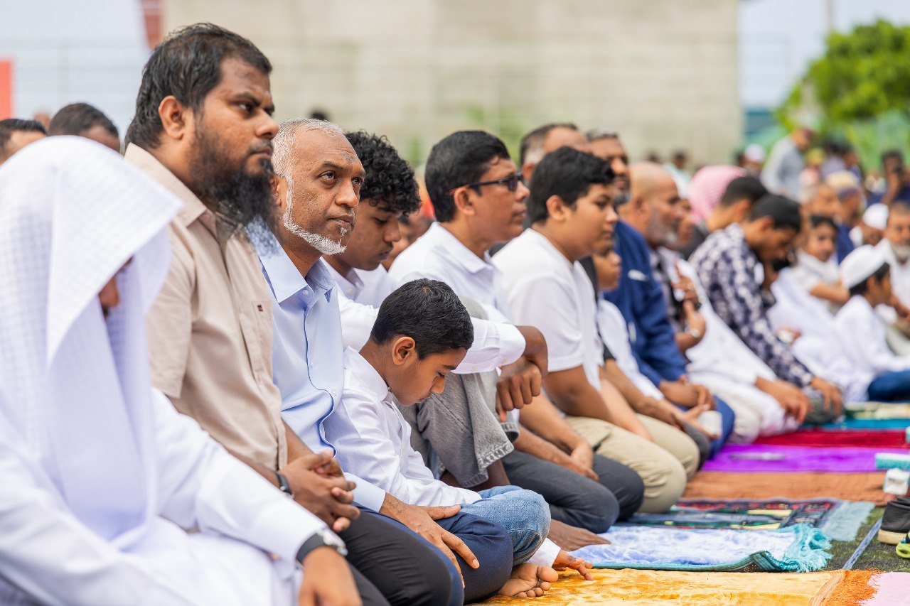 މާލޭގައި ކުރި ފިތުރު އީދު ނަމާދުގެ ބޮޑު ޖަމާއަތް