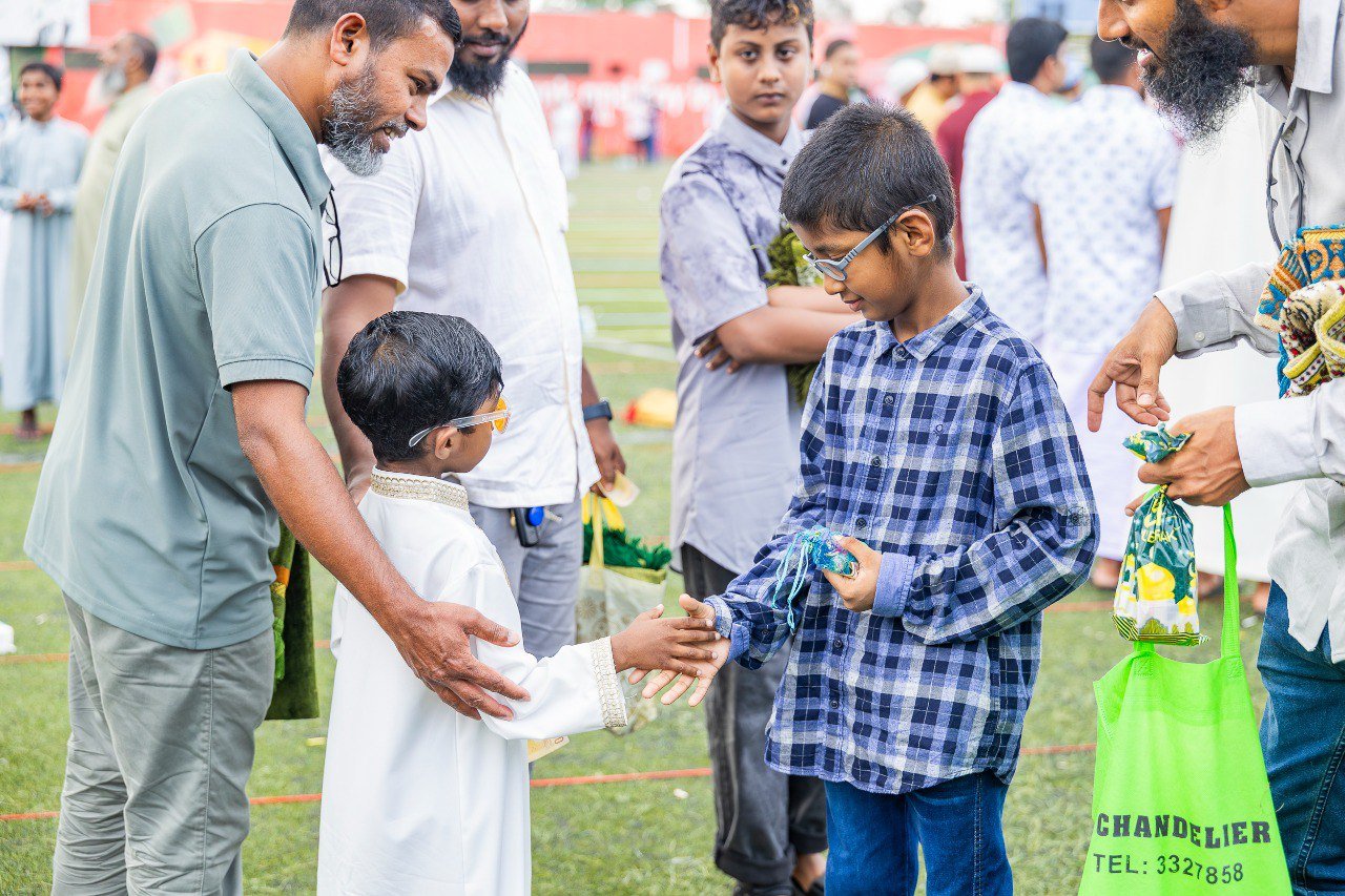 މާލޭގައި ކުރި ފިތުރު އީދު ނަމާދުގެ ބޮޑު ޖަމާއަތް