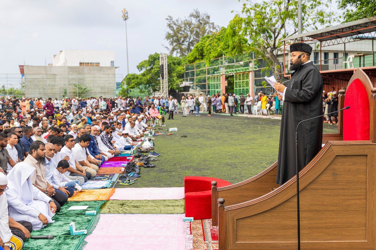 މާލޭގައި ކުރި ފިތުރު އީދު ނަމާދުގެ ބޮޑު ޖަމާއަތް