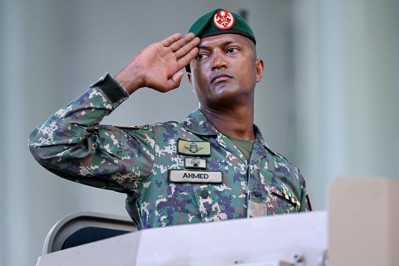 ބޮޑު އަގުގައި ގެނައި އަސްކަރީ އުޅަނދުތައް ދައްކާލަން ބޭއްވި ޕެރޭޑް