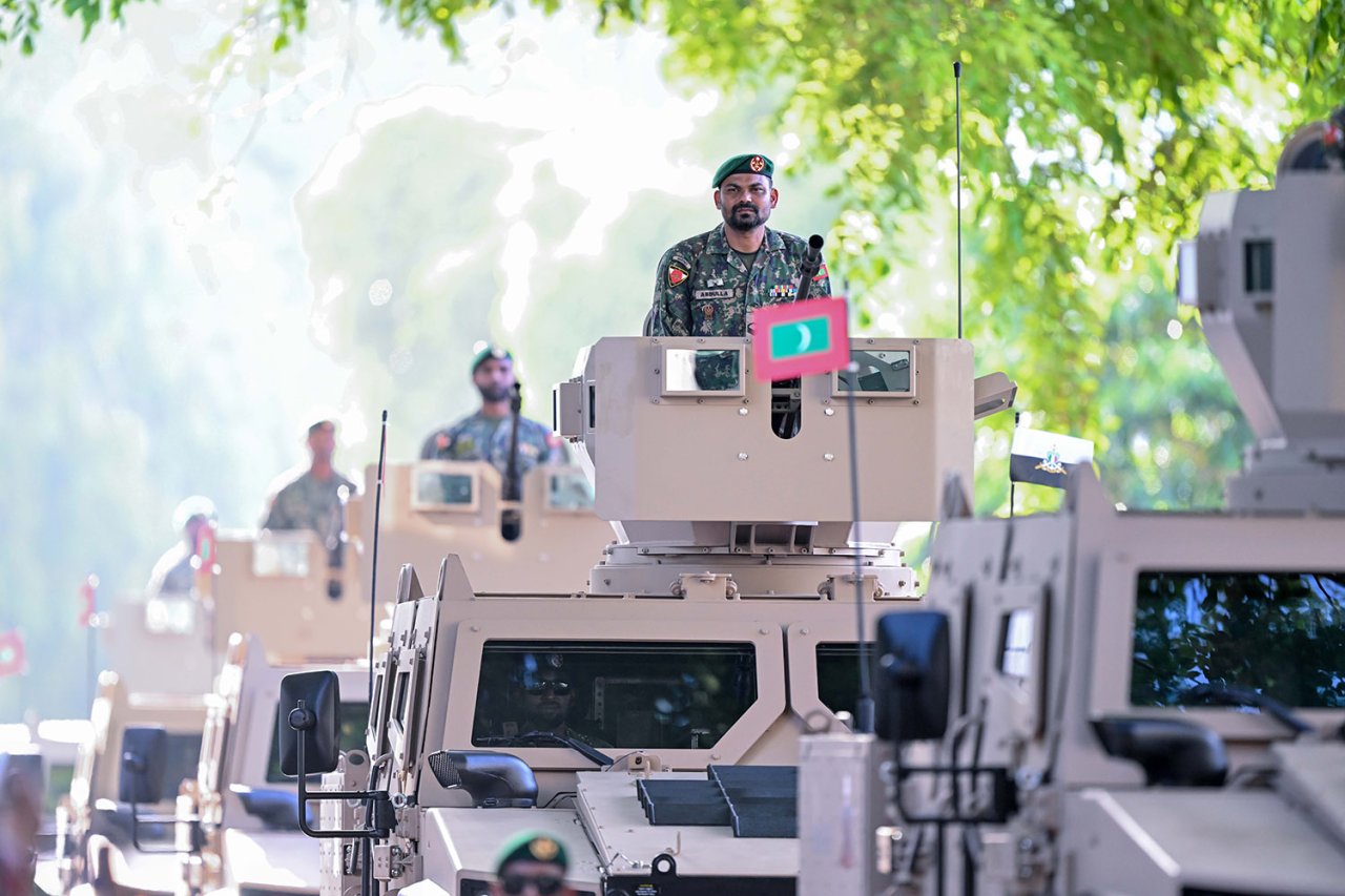 ބޮޑު އަގުގައި ގެނައި އަސްކަރީ އުޅަނދުތައް ދައްކާލަން ބޭއްވި ޕެރޭޑް