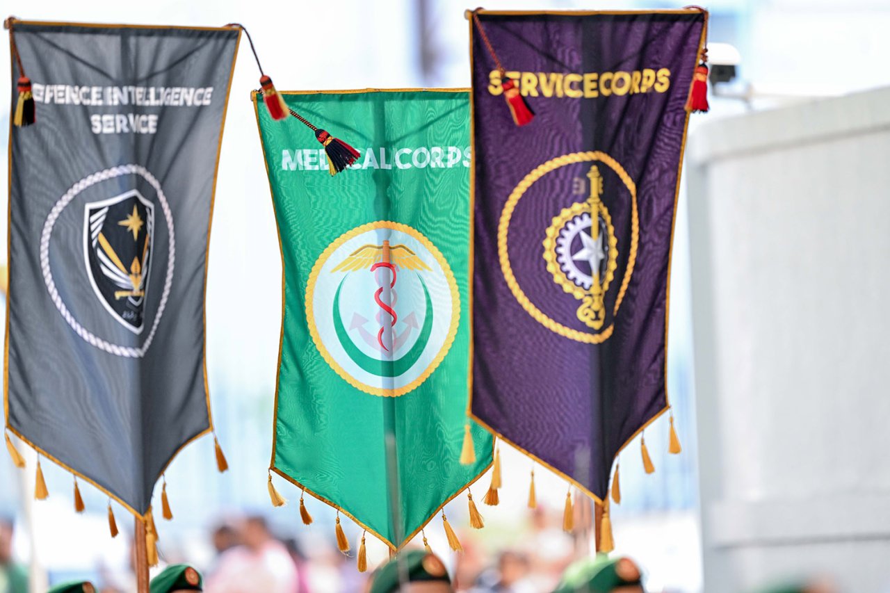 ބޮޑު އަގުގައި ގެނައި އަސްކަރީ އުޅަނދުތައް ދައްކާލަން ބޭއްވި ޕެރޭޑް