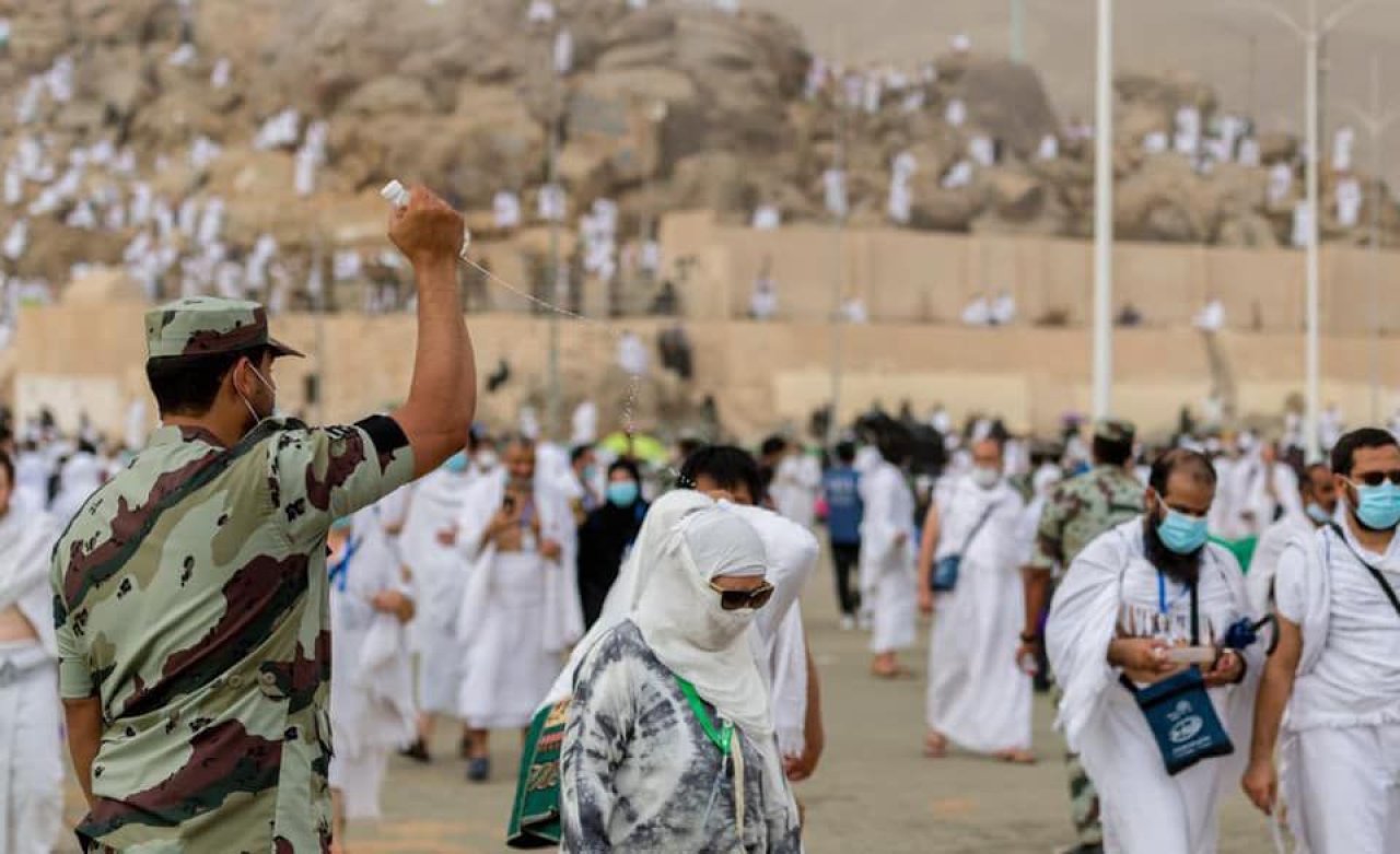 ގަދަ ހޫނުގައި 2 މިލިއަނަށް ވުރެ ގިނަ ހައްޖުވެރިން އަރަފާތު ބިމުގައި