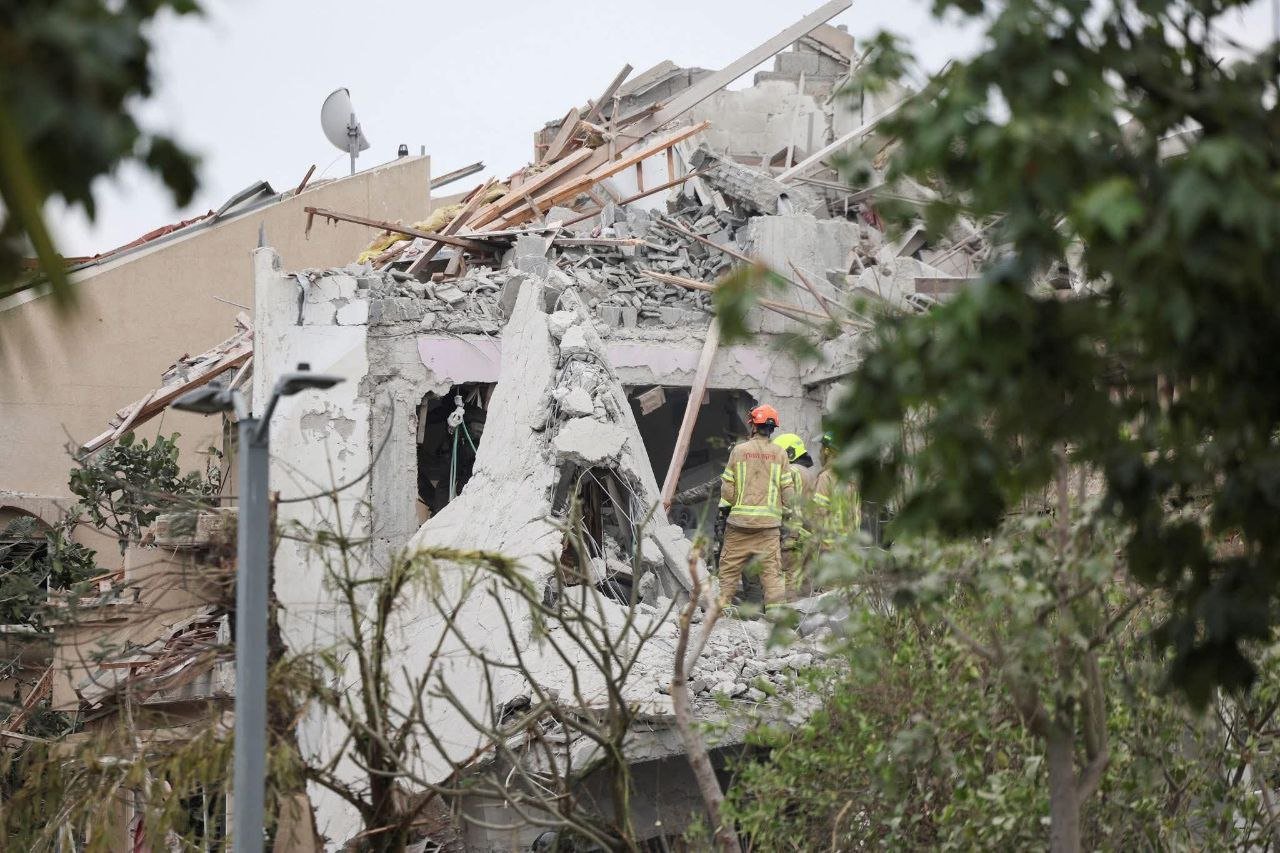 އީރާނުގެ ހަމަލާތަކުން އިޒްރޭލްގެ ތަންތަން ބިމާހަމަވަނީ