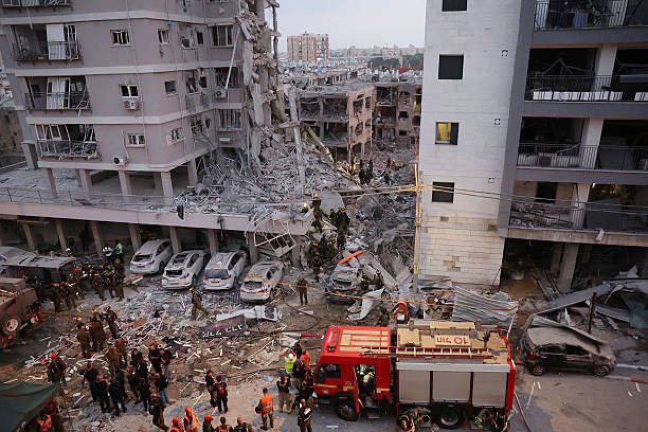 އީރާނުގެ ހަމަލާތަކުން އިޒްރޭލްގެ ތަންތަން ބިމާހަމަވަނީ