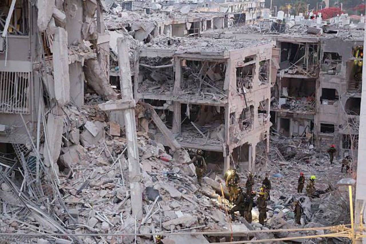 އީރާނުގެ ހަމަލާތަކުން އިޒްރޭލްގެ ތަންތަން ބިމާހަމަވަނީ