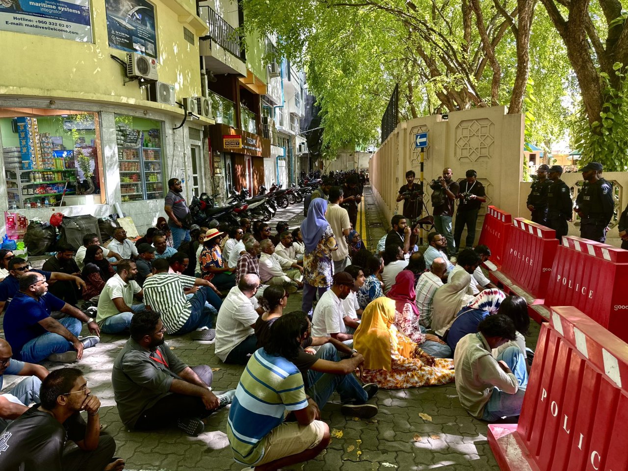 Noosverinnah aniyaa kurumahfahu muzaahara roolhaalaifi