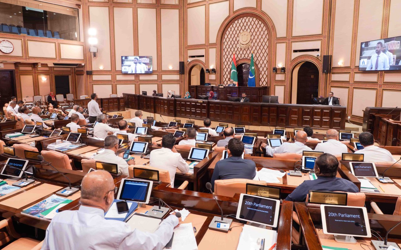 Cigarette in nagaa duty 4 rf ah kudakuran majlis in faaskoffi