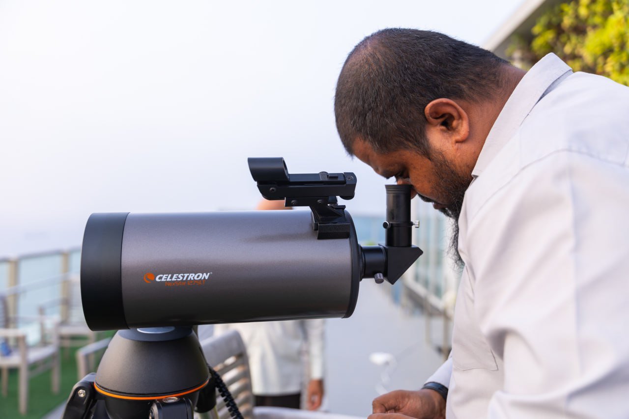 ރޯދައަށް ހަނދު ބެލުން