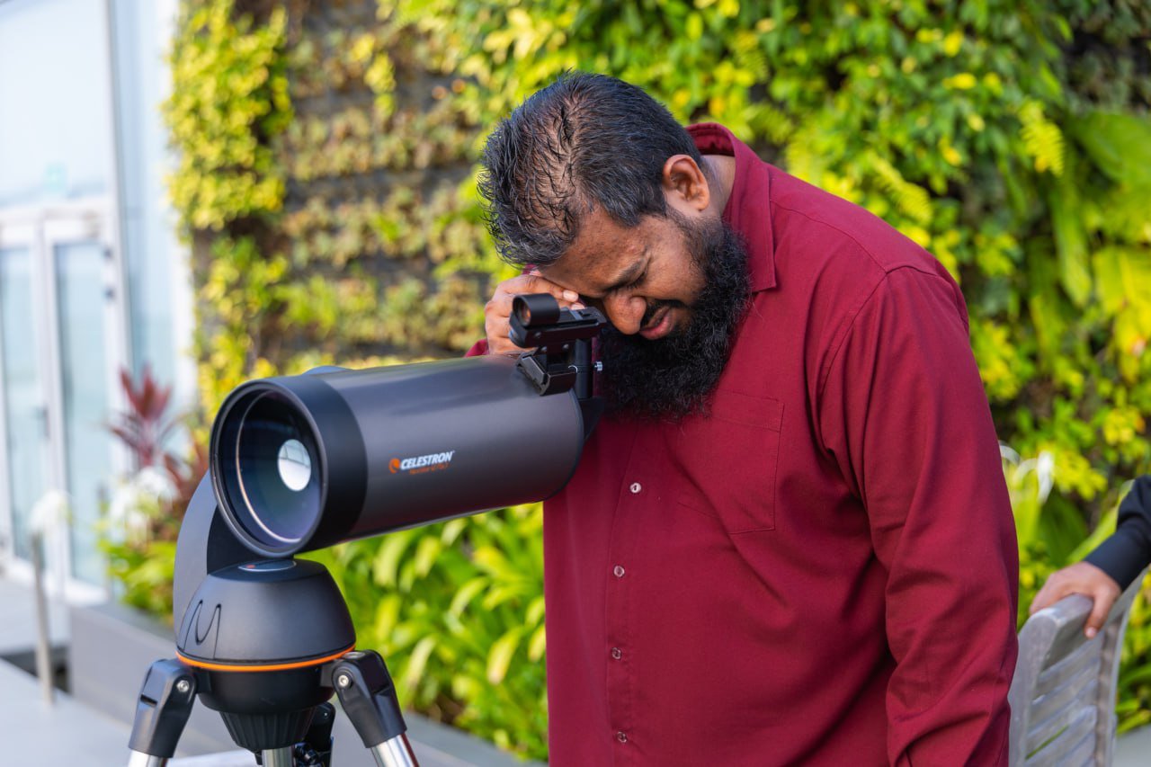 ރޯދައަށް ހަނދު ބެލުން