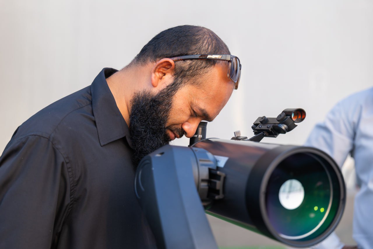 ރޯދައަށް ހަނދު ބެލުން