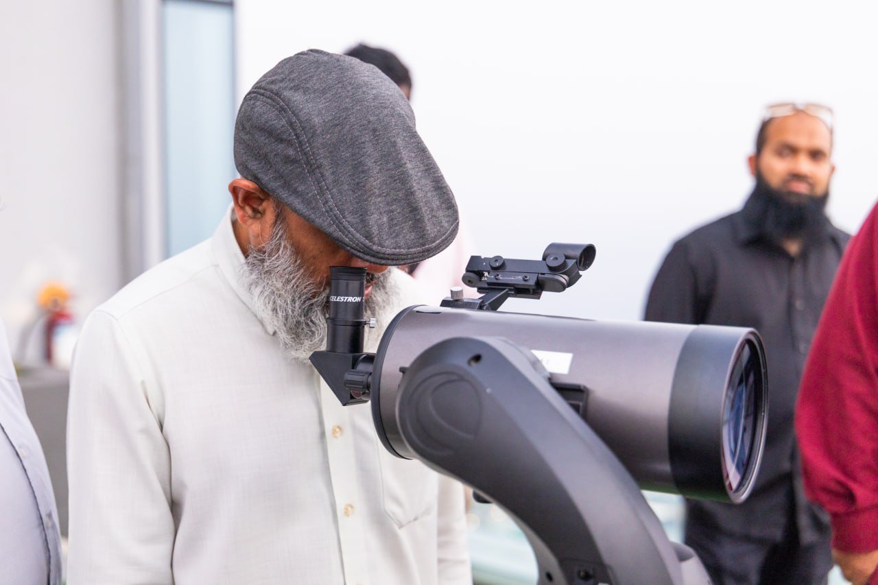 ރޯދައަށް ހަނދު ބެލުން