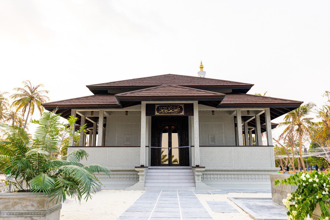 ސަން ސިޔާމް ކުޑަފަރީގައި ބިނާކުރި ހިތްގައިމު ރީތި މިސްކިތް