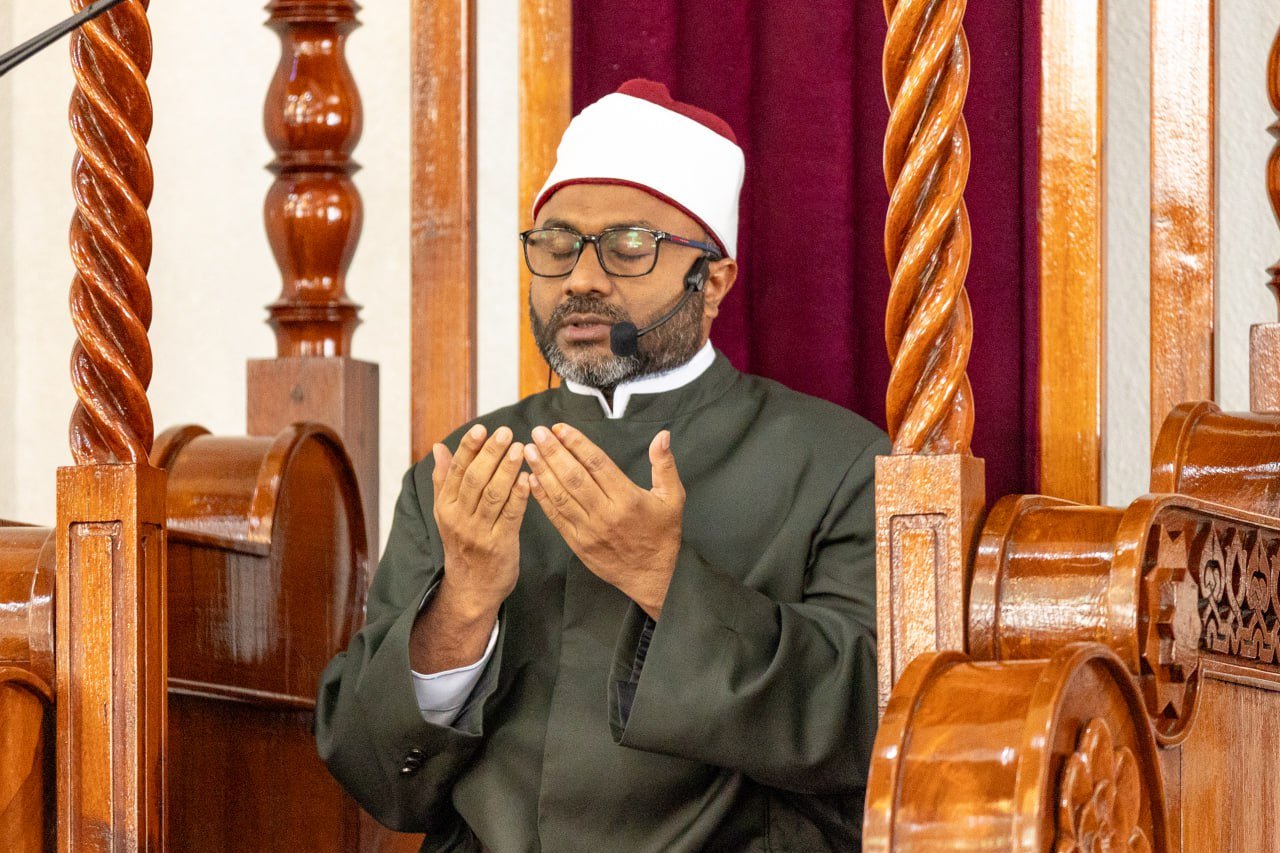 ރޯދަމަހުގެ ފުރަތަމަ ހުކުރު ނަމާދު އިސްްލާމީ މަރުކަޒުން