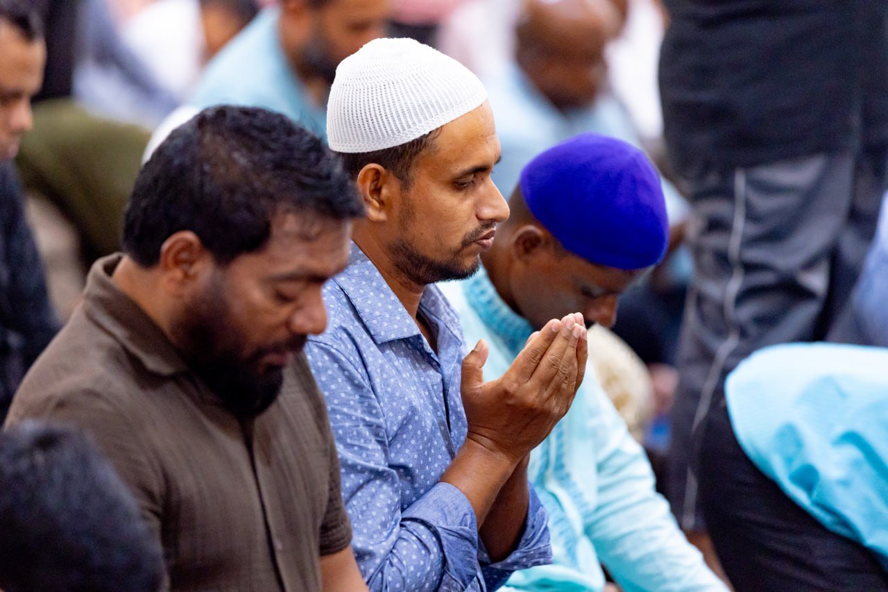 ރޯދަމަހުގެ ފުރަތަމަ ހުކުރު ނަމާދު އިސްްލާމީ މަރުކަޒުން