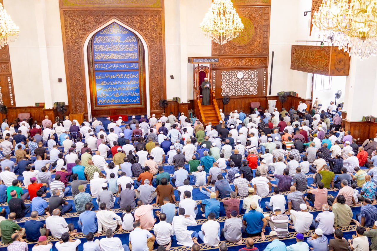 ރޯދަމަހުގެ ފުރަތަމަ ހުކުރު ނަމާދު އިސްްލާމީ މަރުކަޒުން