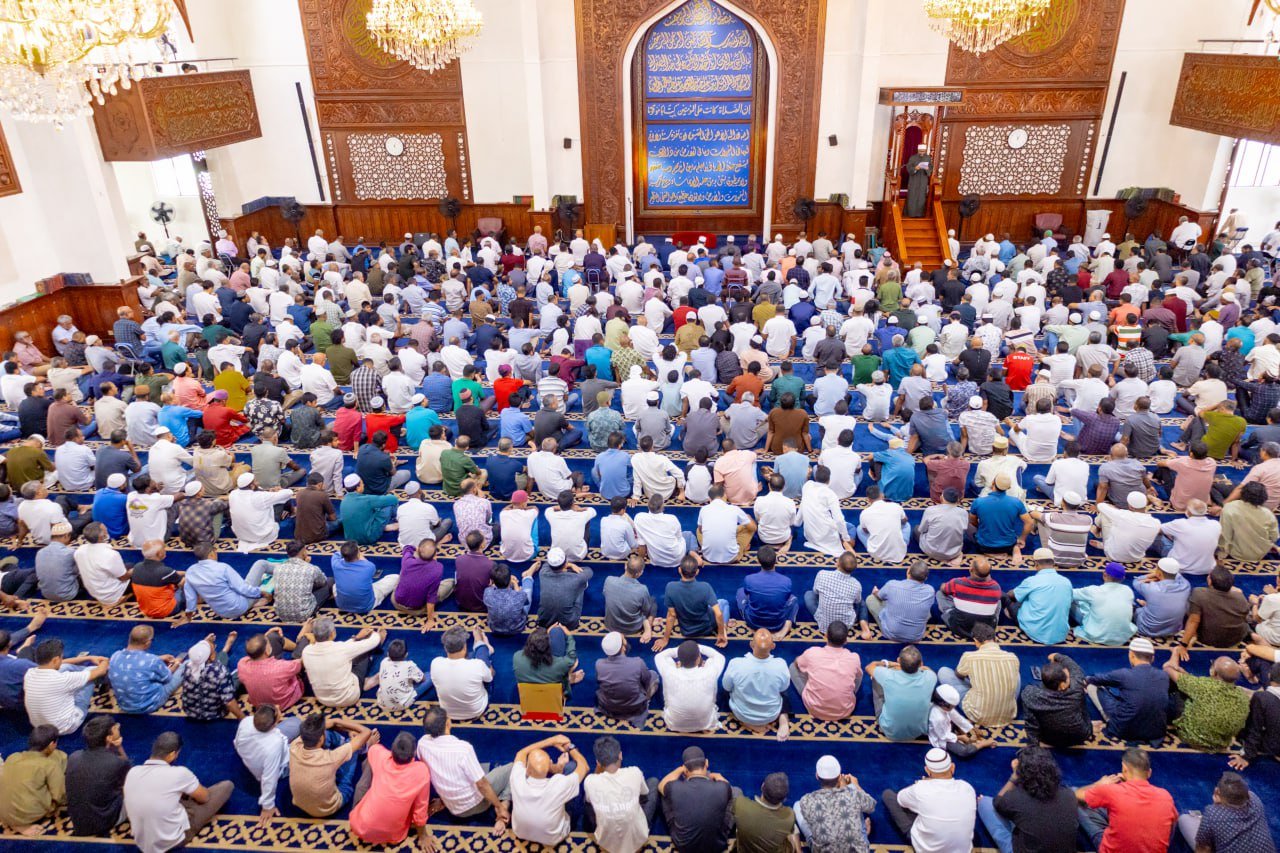 ރޯދަމަހުގެ ފުރަތަމަ ހުކުރު ނަމާދު އިސްްލާމީ މަރުކަޒުން