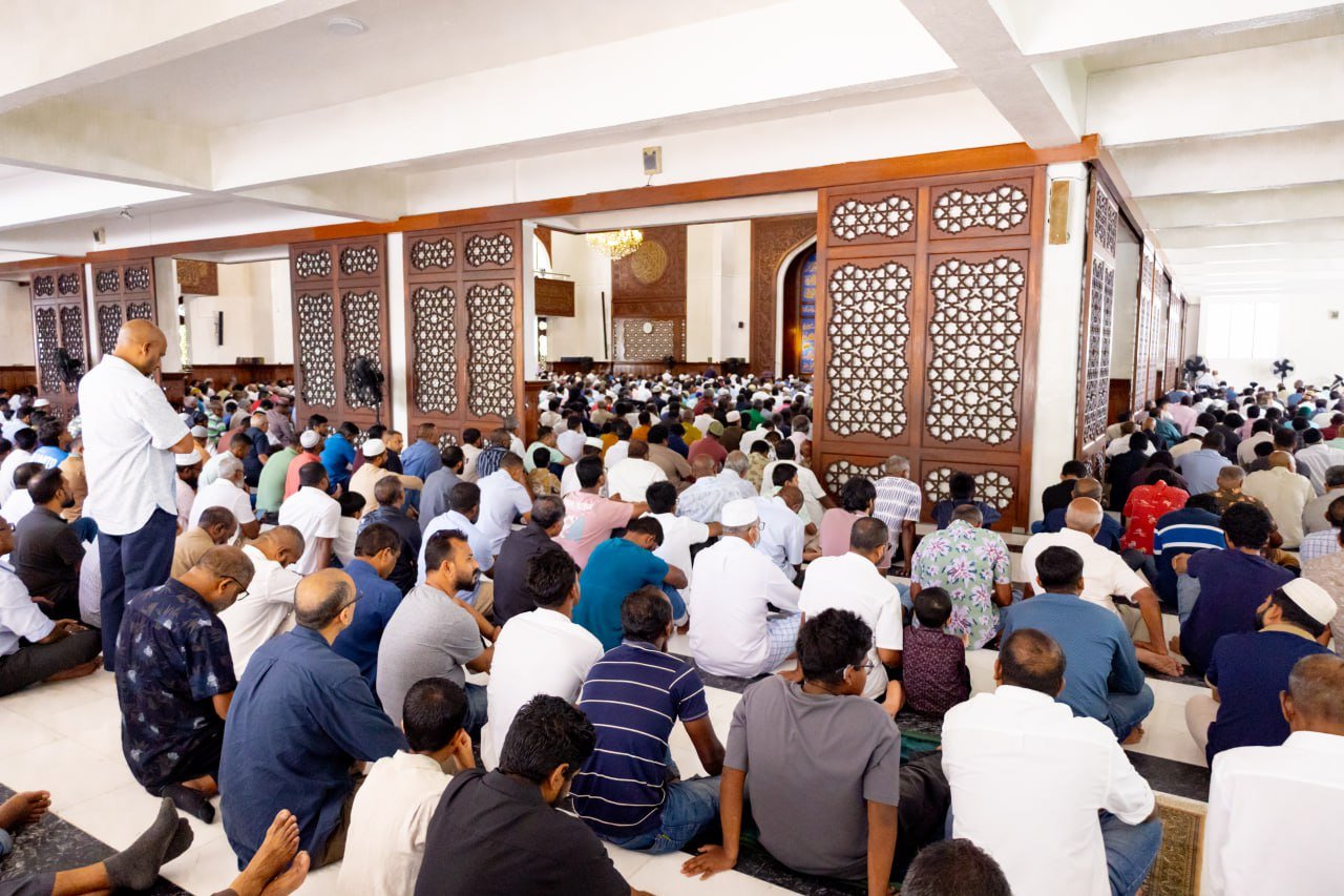 ރޯދަމަހުގެ ފުރަތަމަ ހުކުރު ނަމާދު އިސްްލާމީ މަރުކަޒުން