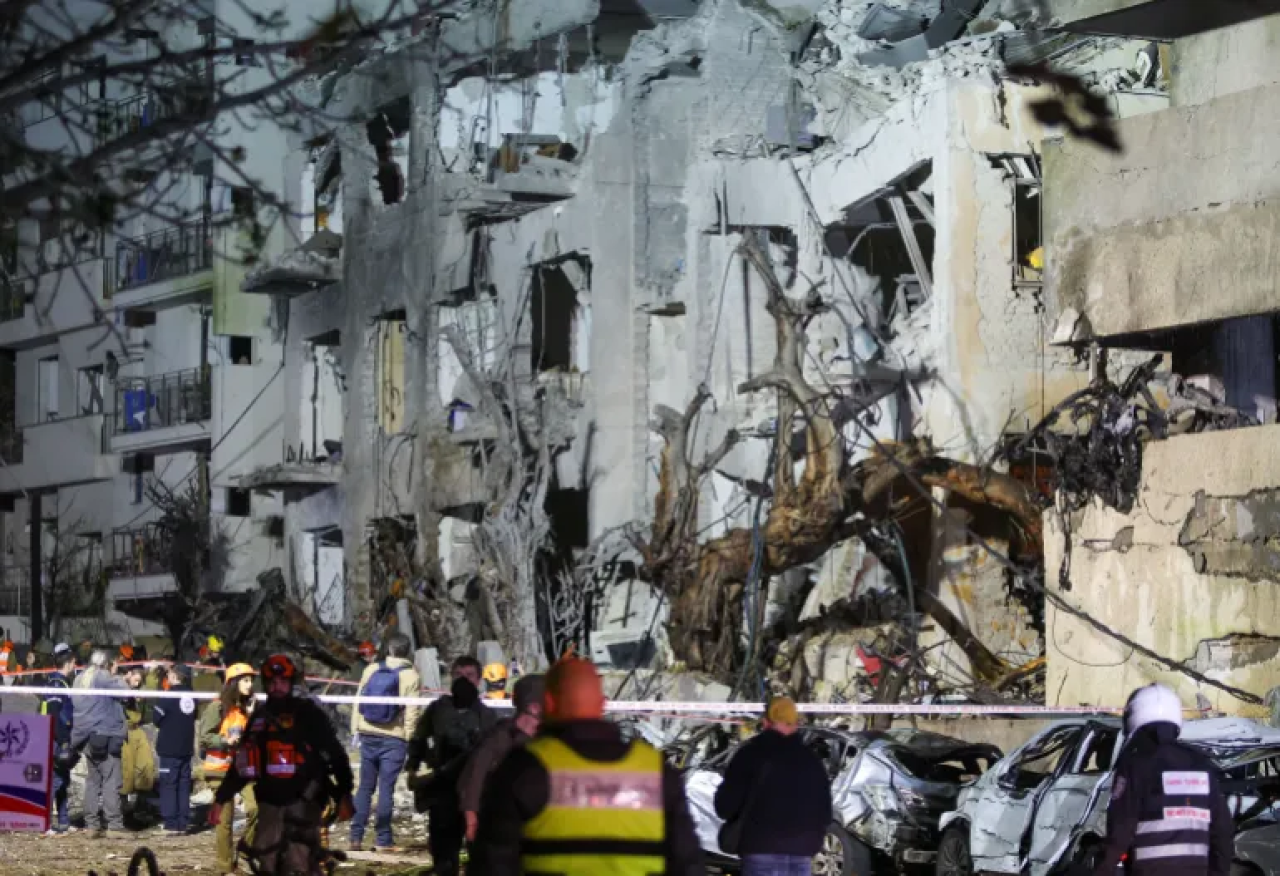 ގެއްލުން ބޮޑު މެދުއިރުމަތީގެ ހަނގުރާމަ