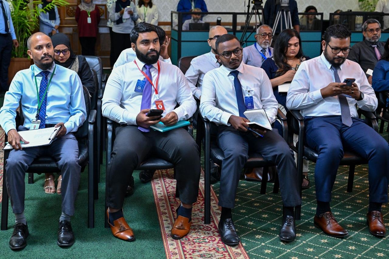 ރައީސް މުއިއްޒުގެ ނޫސްވެރިންގެ ބައްދަލުވުން