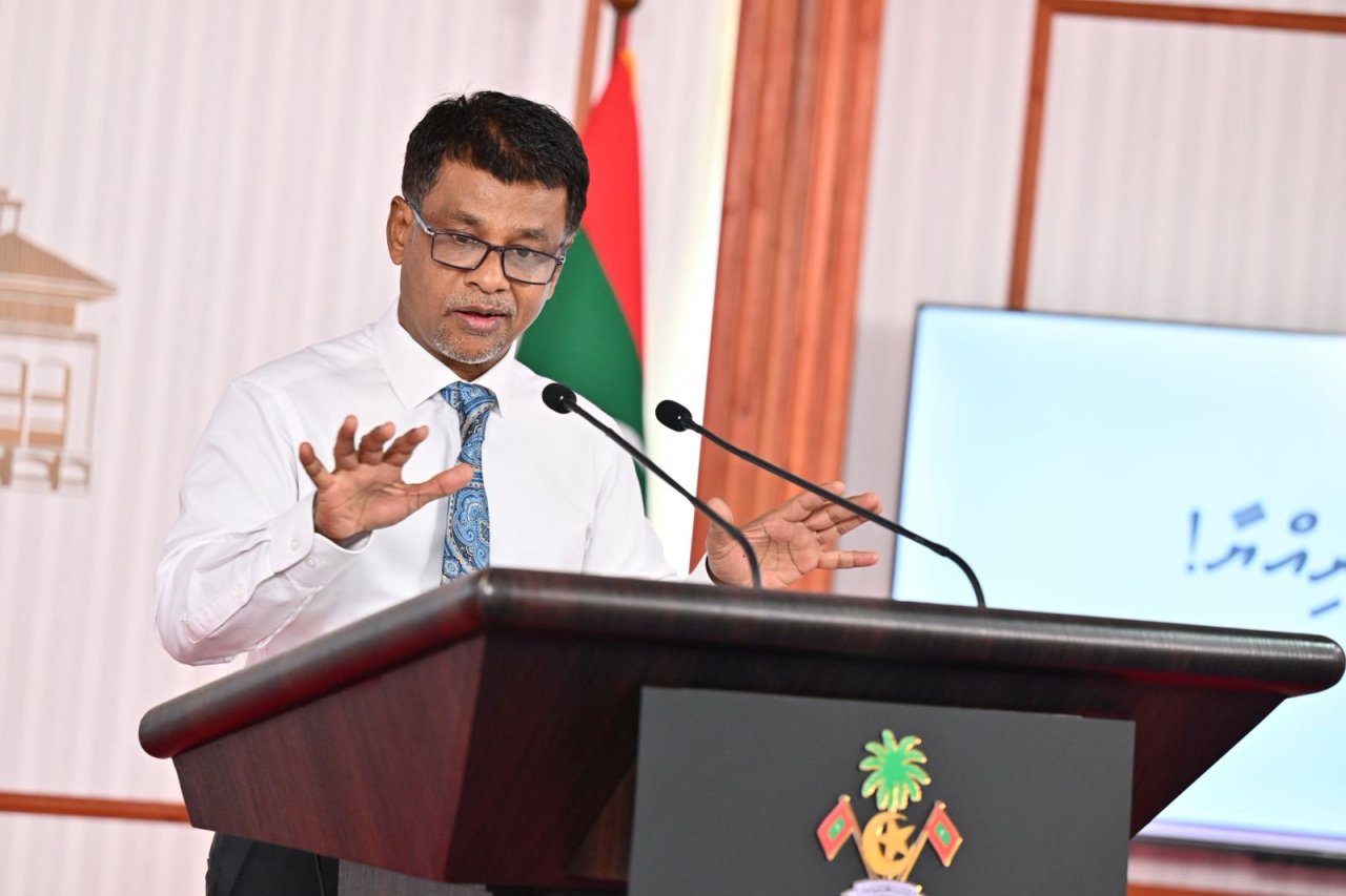Hakurun tax nagai sheeshaa manaakuran mashvaraa ebakuran: Nazim