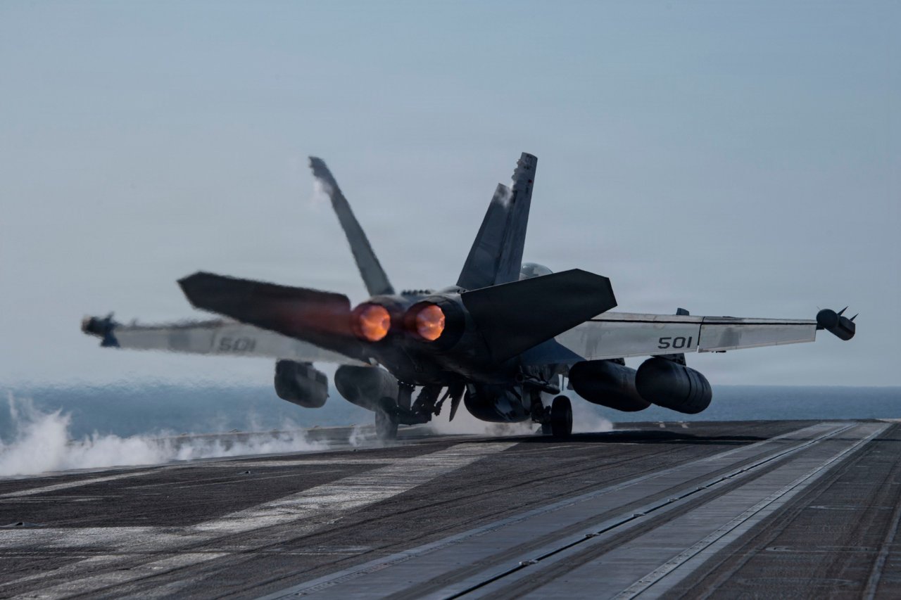 އީރާނާ ދެކޮޅަށް އެމެރިކާ އިން ހިންގާ ހަނގުރާމައިގެ އުސްއަލިތައް