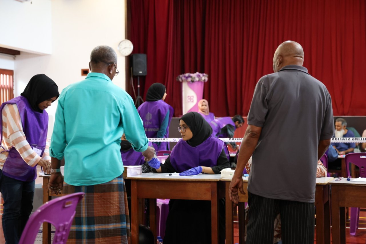 ތިން އިންތިހާބުގެ ވޯޓުލުން ކުރިޔަށް