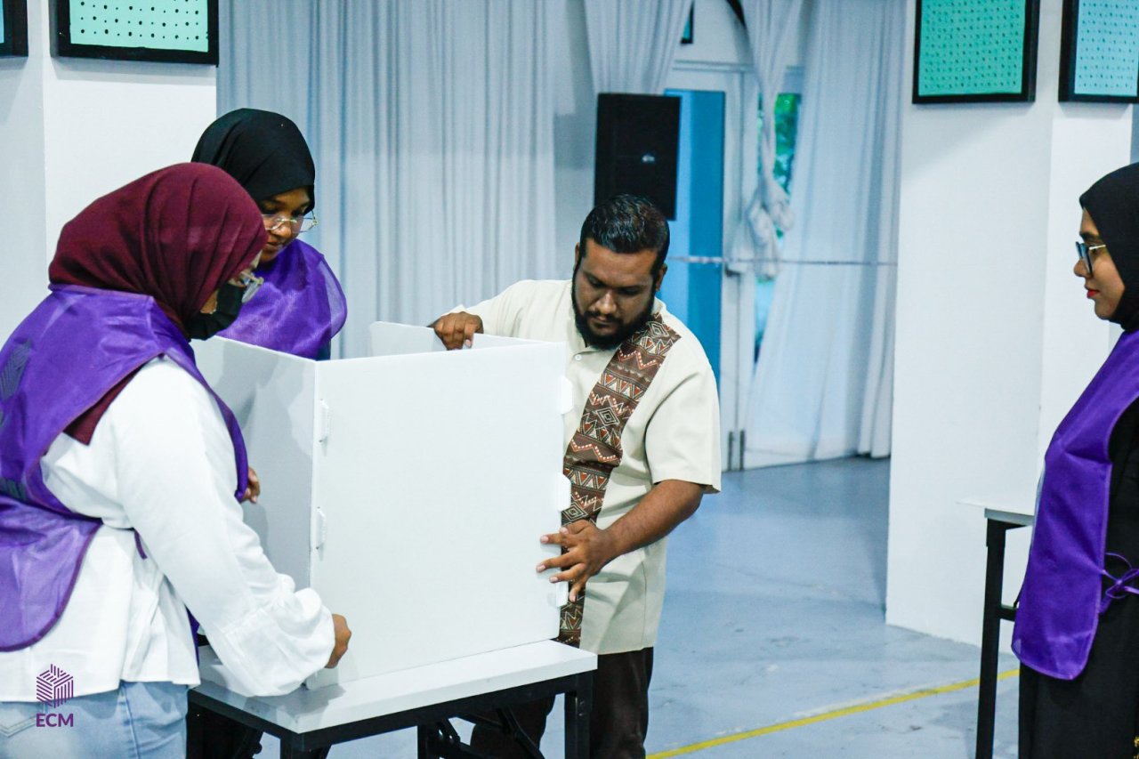 ތިން އިންތިހާބުގެ ވޯޓުލުން ކުރިޔަށް