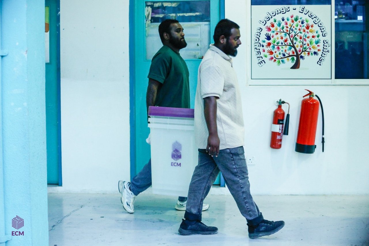 ތިން އިންތިހާބުގެ ވޯޓުލުން ކުރިޔަށް