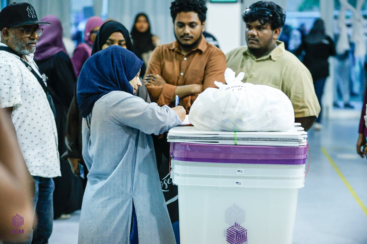 ތިން އިންތިހާބުގެ ވޯޓުލުން ކުރިޔަށް