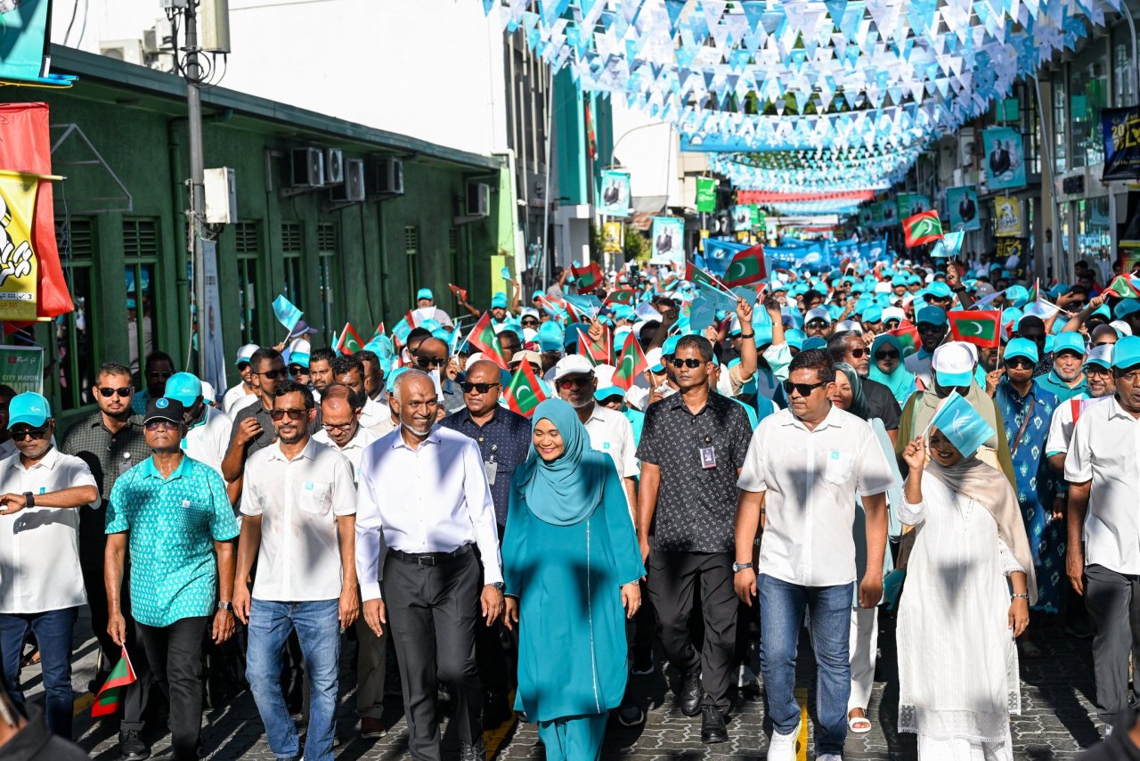 Rayyithun Raees Muizzu aai PNC sarukaarah boduthanun 