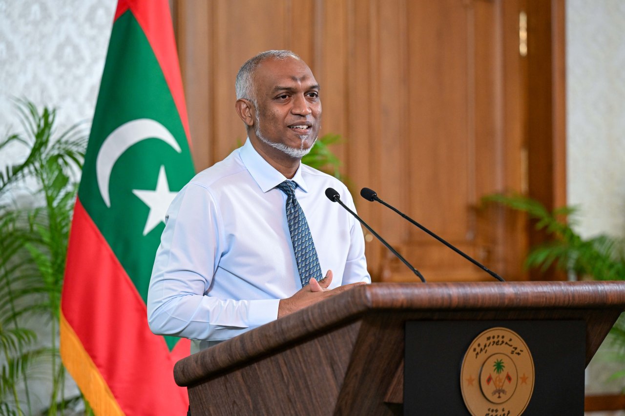 ރައީސް މުއިއްޒު ނޫސްވެރިންނާ ބައްދަލުކުރުން