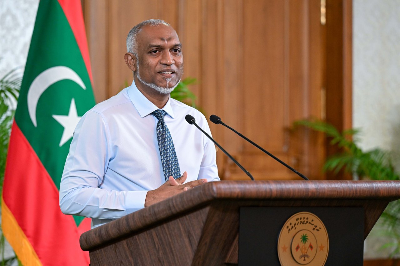 ރައީސް މުއިއްޒު ނޫސްވެރިންނާ ބައްދަލުކުރުން