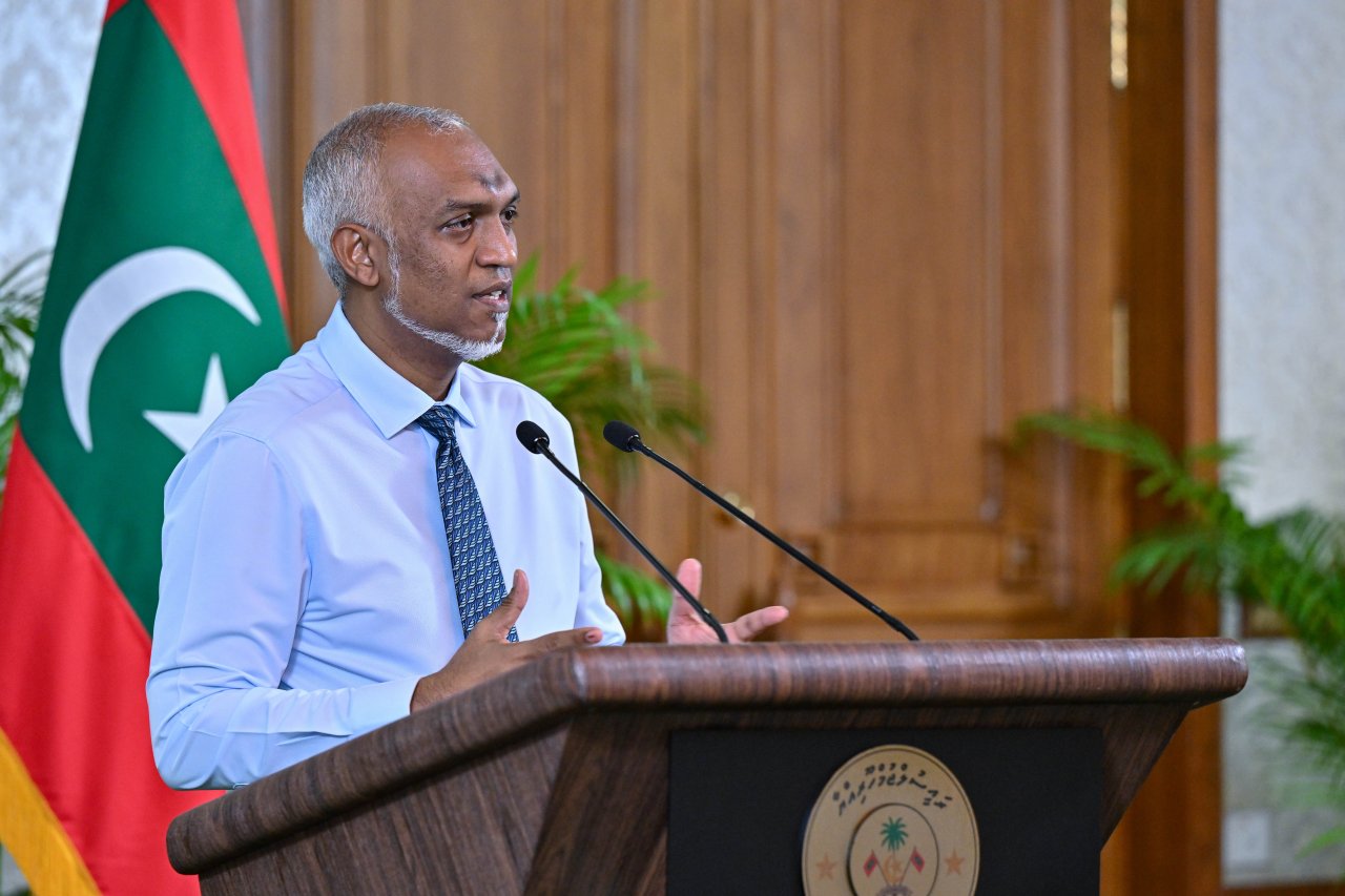 ރައީސް މުއިއްޒު ނޫސްވެރިންނާ ބައްދަލުކުރުން