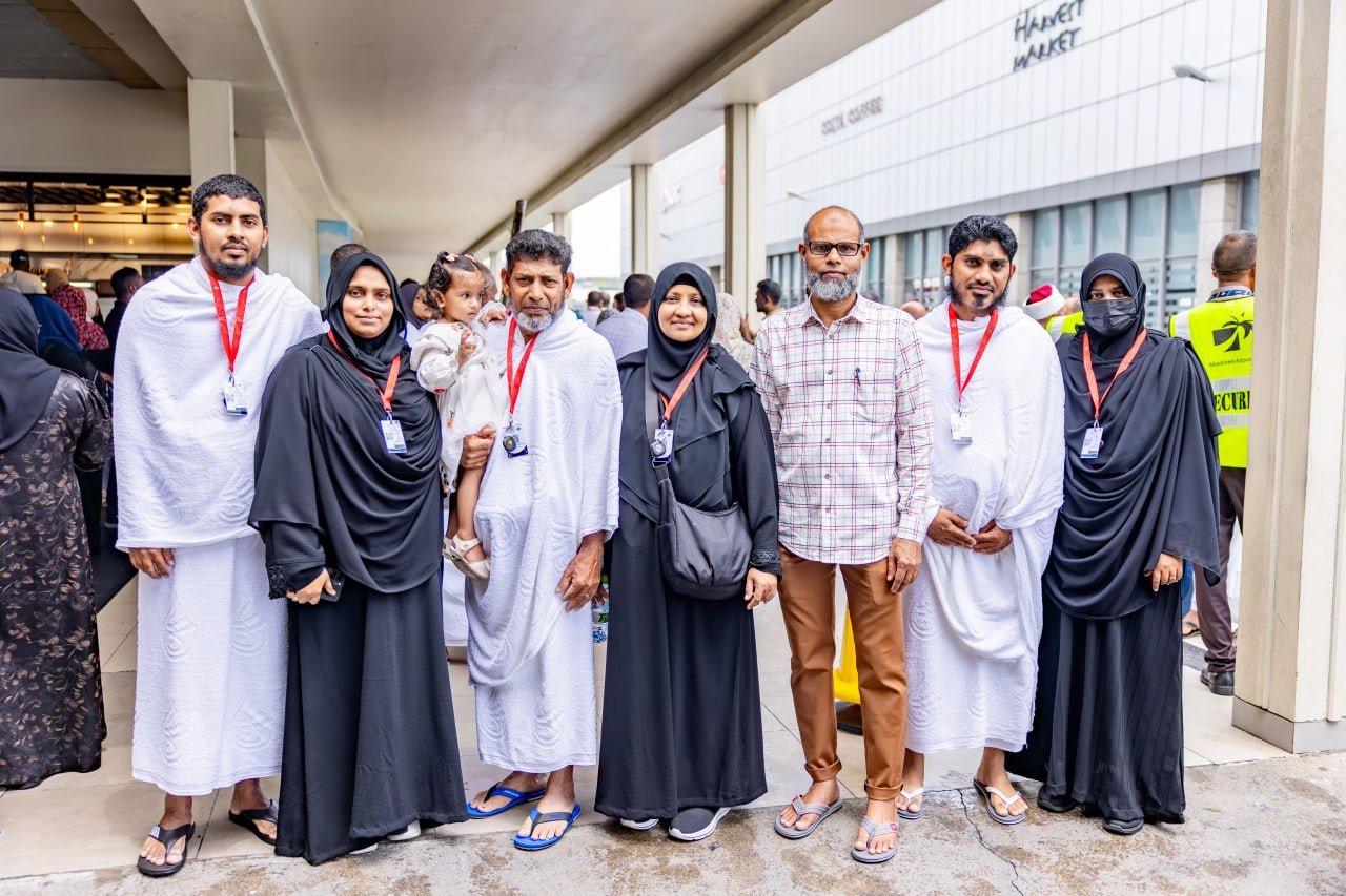 ހައްޖުވެރިންގެ ފުރަތަމަ ގްރޫޕް މާލެއިން ފުރުން