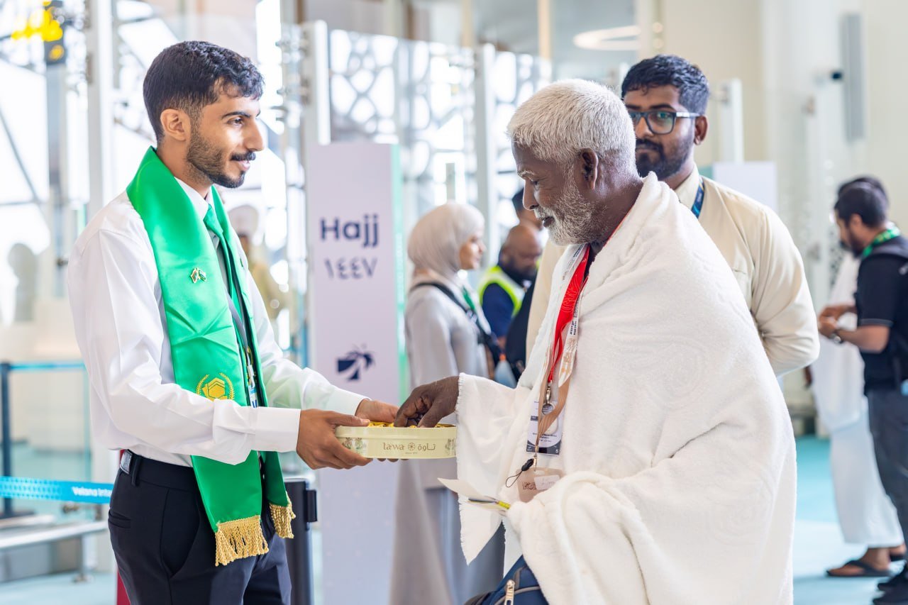 ހައްޖުވެރިންގެ ފުރަތަމަ ގްރޫޕް މާލެއިން ފުރުން