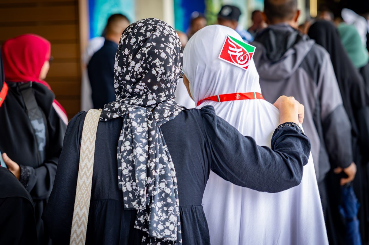 ހައްޖުވެރިންގެ ފުރަތަމަ ގްރޫޕް މާލެއިން ފުރުން
